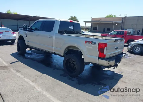 2017 Ford F-250 Lariat z USA, uszkodzony, nr VIN 1FT7W2BTXHEF49493